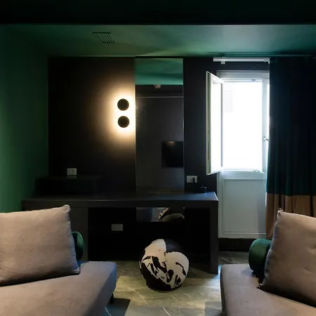 Colonna Suite Del Corso Gasthof 3*