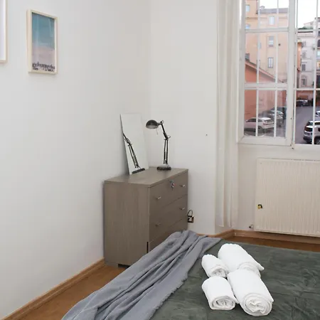 Sweet Apartment *
