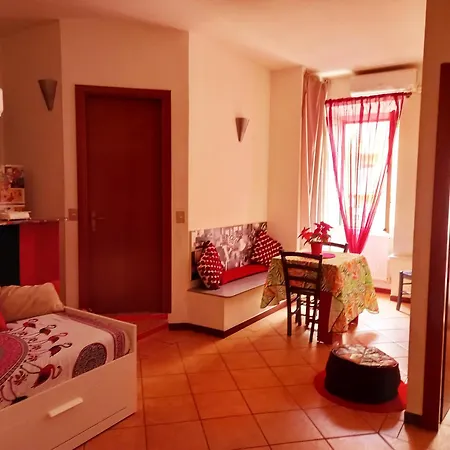 Rosso Rubino Nyaraló Róma
