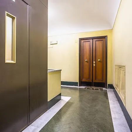 Charme & Luxe 2 Bedroom Center Apartment Rome