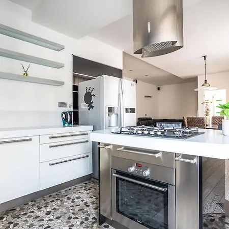 Charme & Luxe 2 Bedroom Center Rome
