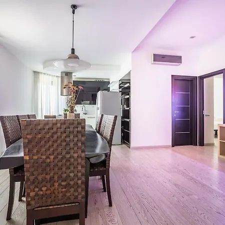 Charme & Luxe 2 Bedroom Center Rome