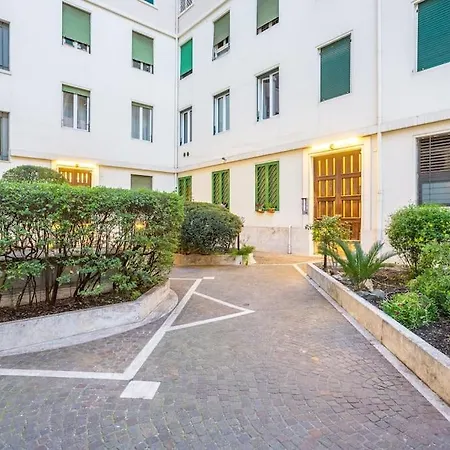 Charme & Luxe 2 Bedroom Center Apartment Rome