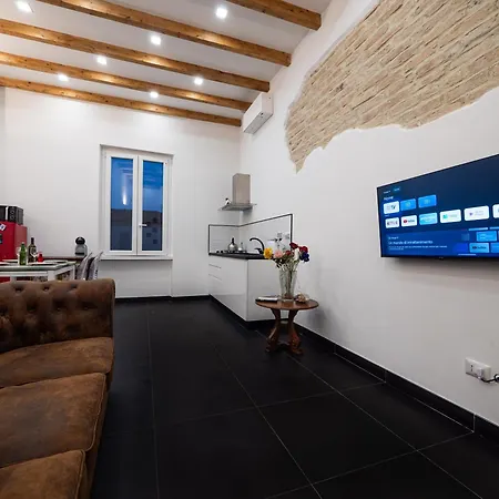Conte House - 2 *