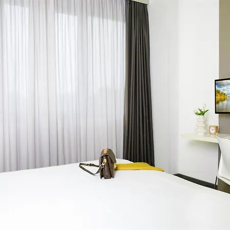 Pisana 4*