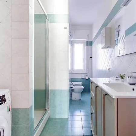 Stylish & Cozy - 5 Star Location- Balcony - View Casa vacanze Roma