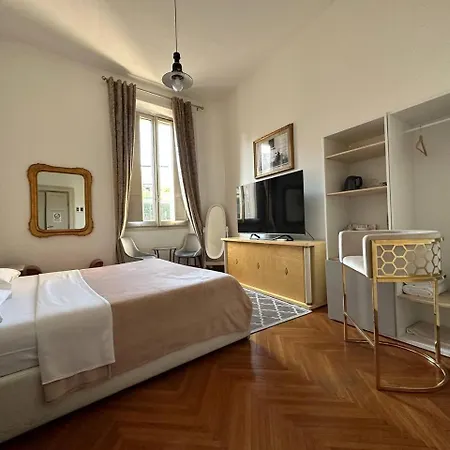 Nik Guest house *