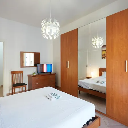 Metro Gardenie Apartment Rome