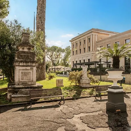 Hotiday Collection - Cornelia 4* Rome