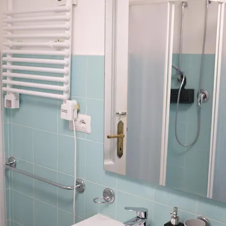 New! True-stevere Amazing Double Bed For 5 Pax Apartment Rome
