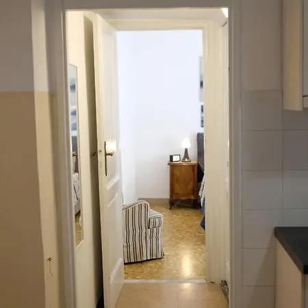 New! True-stevere Amazing Double Bed For 5 Pax Apartment Rome