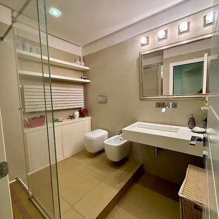 Interno 5 2* Róma