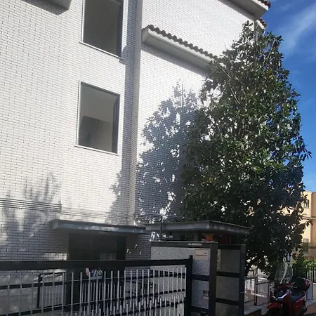 3 Sisters House Roma