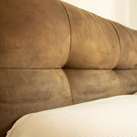 Cozy Retreat Saint John Apartment Rome
