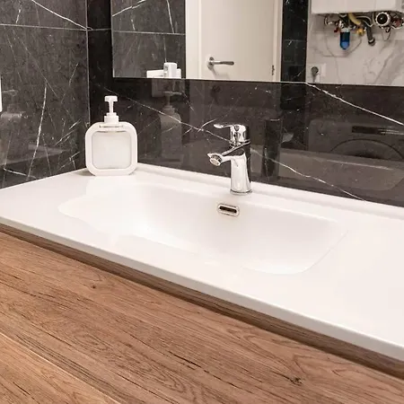 Ristrutturato A Palazzo Federici Piazza Bologna