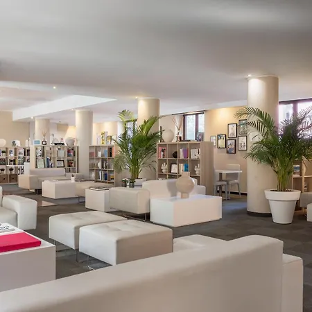 מלון Garden Area Eur 4*