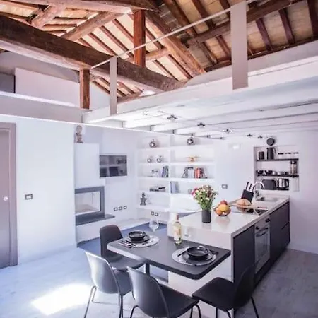 Apartment Mad Hatter Rome