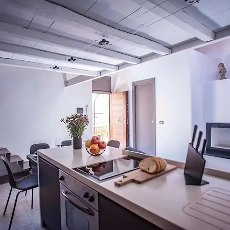 Mad Hatter Apartment Rome