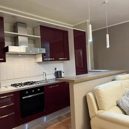 Nicol Apartment *