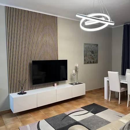 Nicol Apartment