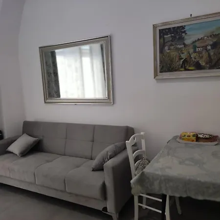 A San Lorenzo Netsuhe Apartment Rome