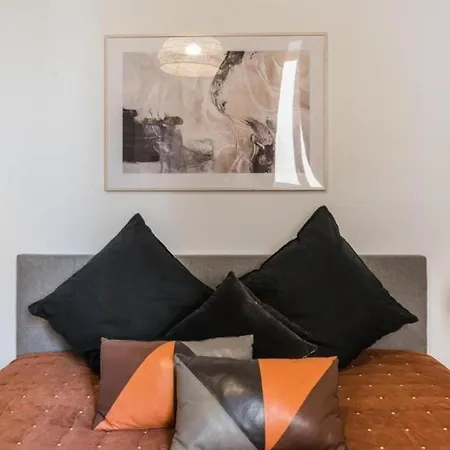 Apartment 6bdr Stylish In The Lovely Rome- If You Want To Book, Please Contact On Wh-ats-app - 0034-635-518-216 !!!! Rome
