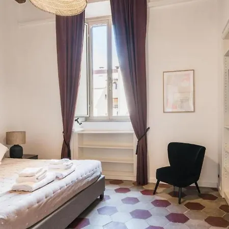 6bdr Stylish In The Lovely Rome- If You Want To Book, Please Contact On Wh-ats-app - 0034-635-518-216 !!!! Rome