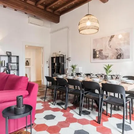 6bdr Stylish In The Lovely Rome- If You Want To Book, Please Contact On Wh-ats-app - 0034-635-518-216 !!!! Rome