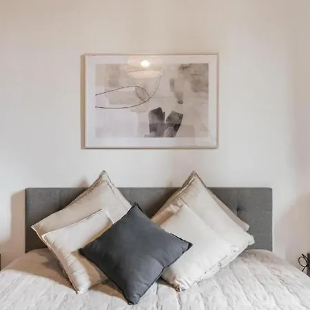 Apartment 6bdr Stylish In The Lovely Rome- If You Want To Book, Please Contact On Wh-ats-app - 0034-635-518-216 !!!! *