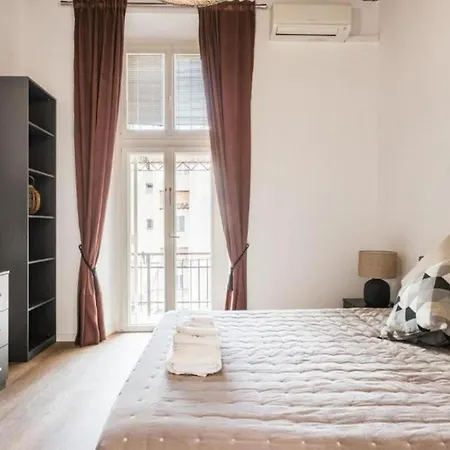 6bdr Stylish In The Lovely Rome- If You Want To Book, Please Contact On Wh-ats-app - 0034-635-518-216 !!!!