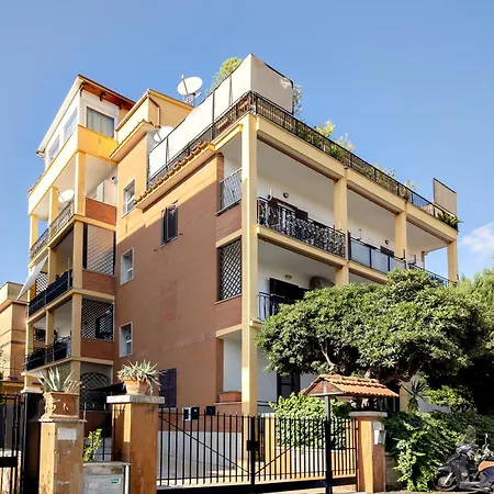 Apartment Live - Sampietrini