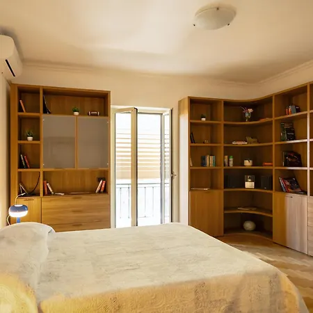 Apartment Live - Sampietrini
