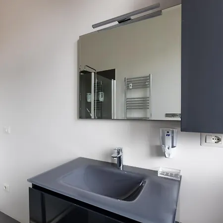 Apartment Giglio Dome View - St Peter View, 300mt To Metro A, Vatican City, A-c Rome