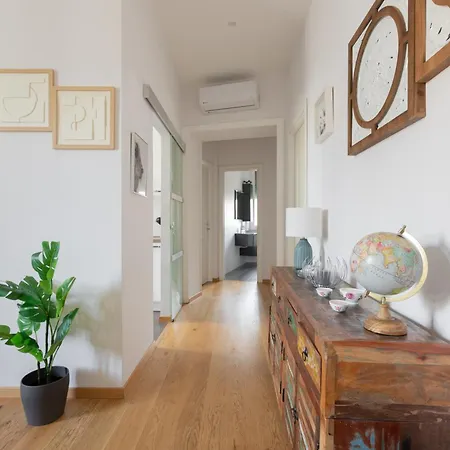 Apartment Giglio Dome View - St Peter View, 300mt To Metro A, Vatican City, A-c Rome