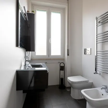 Apartment Giglio Dome View - St Peter View, 300mt To Metro A, Vatican City, A-c *
