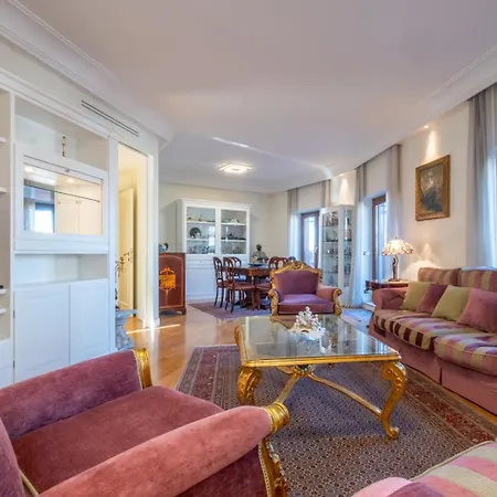 Trevi Terrace Penthouse Apartment