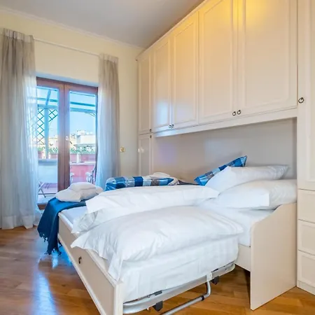 Trevi Terrace Penthouse Apartment *