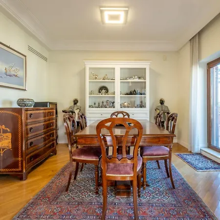 Trevi Terrace Penthouse Apartment Rome