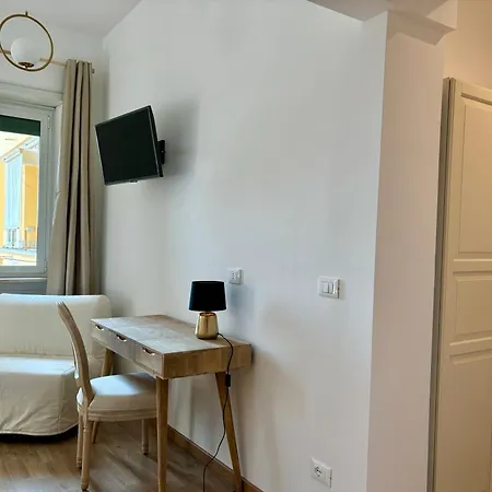 Affittacamere Living Flaminio - Ad Uso Turistico *