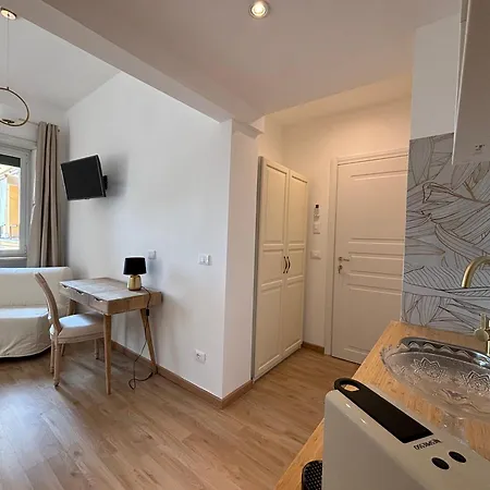 Living Flaminio - Ad Uso Turistico Affittacamere *