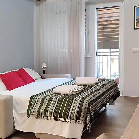 Casetta Cerquetti, A Monteverde Apartment Rome