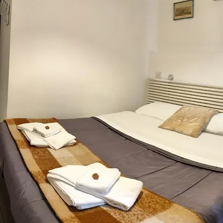 Vatican Metro Ottaviano Guest house