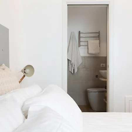 Bed & Breakfast La Maison Du Charme Rome