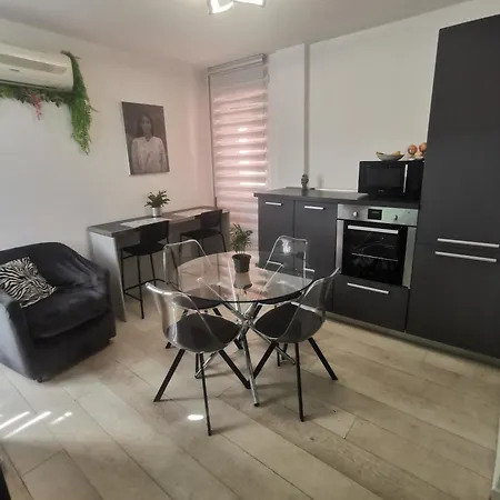 Easy Tiburtina Apartment *