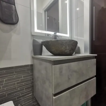 Easy Tiburtina Apartment *