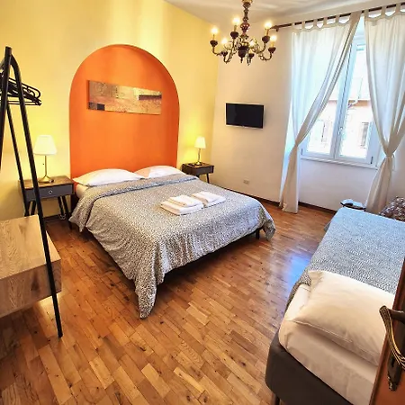 Redseven Apartment