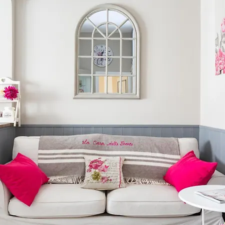 Peonies House Quiet Flat Overlooking