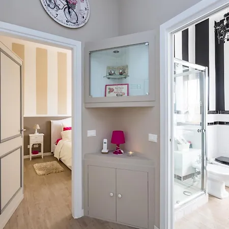 Apartment Peonies House Quiet Flat Overlooking