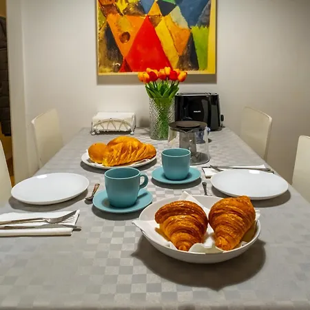 Palestro Apartment *