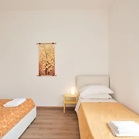 4 Minuti Piedi Metro C - Domus In Borgata Romana Apartment *